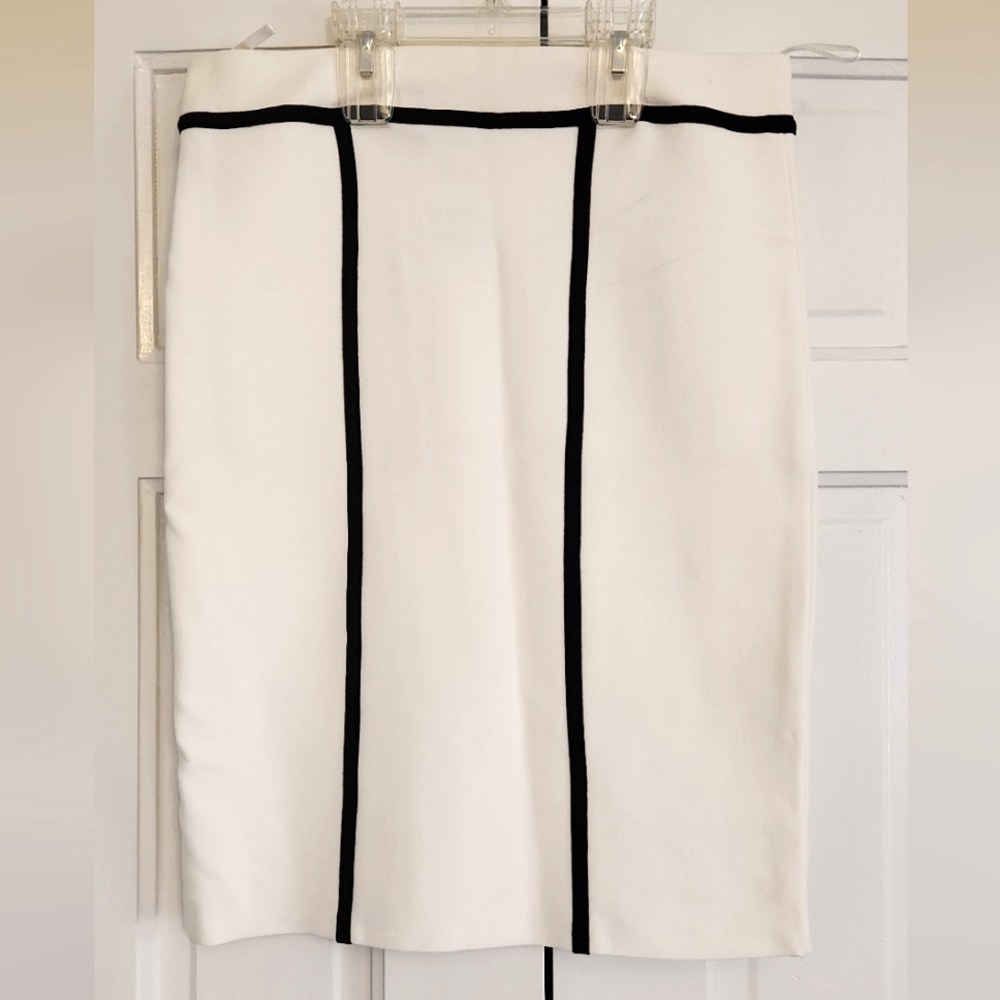 BCBG MAXAZRIA • Black & White Bandage Skirt, Size Large